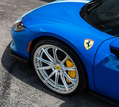 Фото дисков HRE S104SC на Ferrari 296