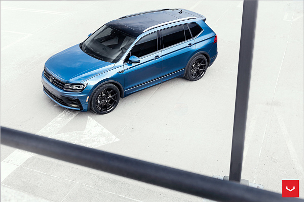 Фото дисков Vossen HF-5 Черный глянец на Volkswagen Tiguan II