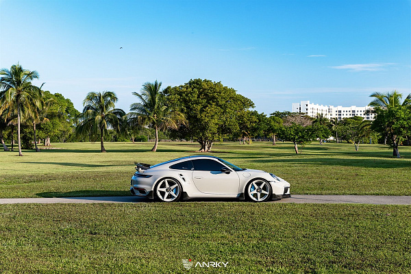 Фото дисков Anrky RS5.2 Белый глянец на Porsche 911 VIII
