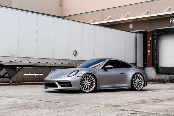 Фото дисков HRE P200 Глянцевый лак на Porsche 911 VIII