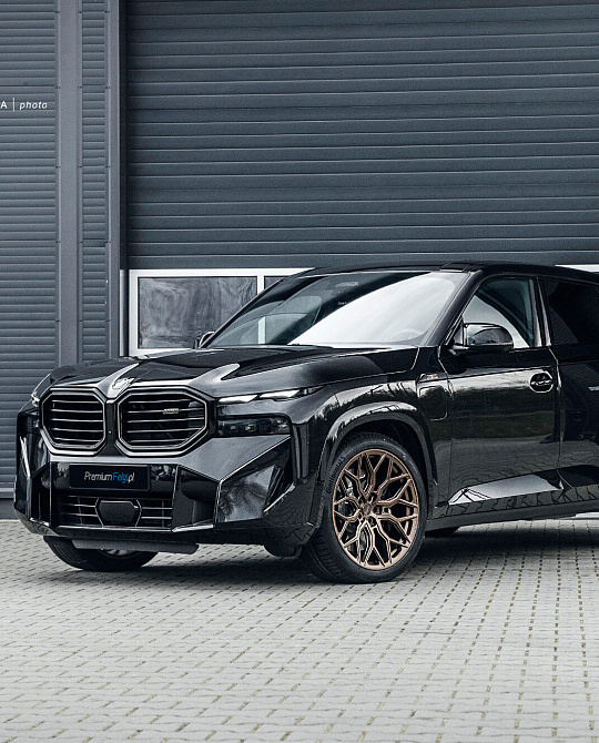 Фото дисков HF-2 Сатиновая бронза на BMW XM