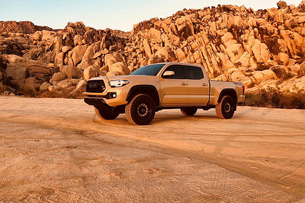 Фото дисков Black Rhino ARSENAL  на Toyota Tacoma III