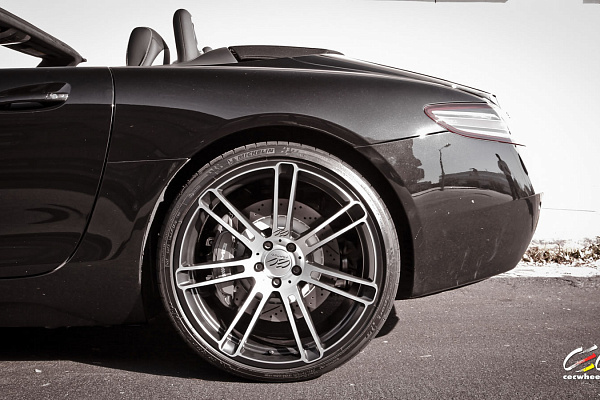 Фото дисков CEC C883 Сатиновый лак на Mercedes-Benz SLS AMG