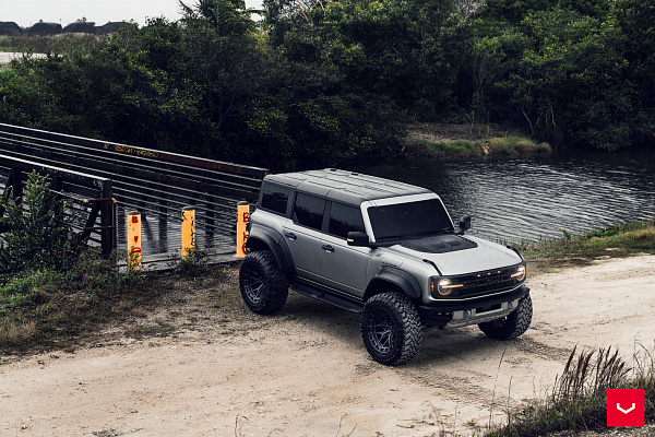 Фото дисков Vossen HFX-1 (6-Lug) Черный глянец на Ford Bronco