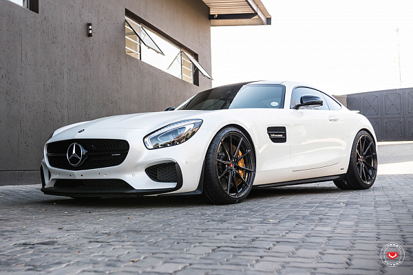 Фото дисков Vossen M-X2 Черный глянец на Mercedes-Benz AMG GT I