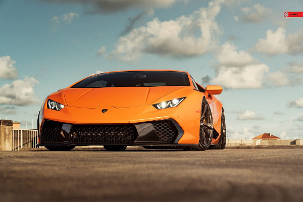 Фото дисков Anrky AN13 Глянцевый темный лак на Lamborghini Huracan