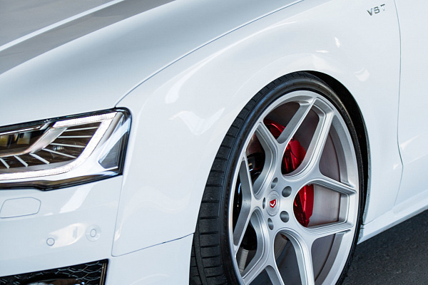 Фото дисков Vossen CG-205 Сатиновый лак на Audi A/S 8 (D4)