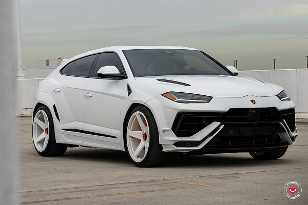 Фото дисков Vossen GEN-01 Белый глянец на Lamborghini Urus