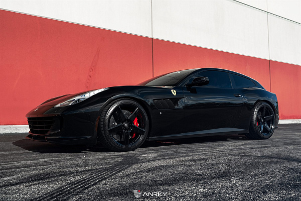 Фото дисков Anrky RS5.1 Черный глянец на Ferrari GTC4Lusso
