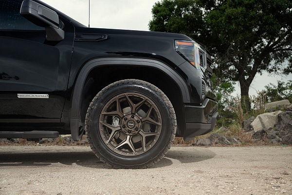 Фото дисков 4PLAY 4P06 Сатиновая бронза на GMC Sierra IV