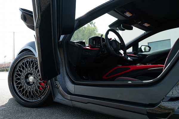 Фото дисков HRE 501 Черный сатин на Lamborghini Revuelto