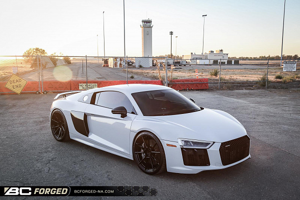 Фото дисков BC Forged EH182 Черный глянец на Audi R8 (4S)