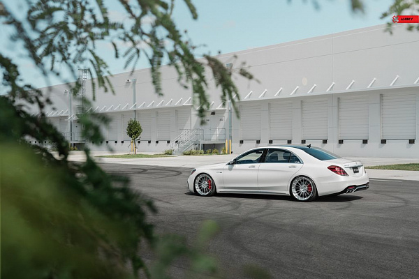 Mercedes-Benz S63