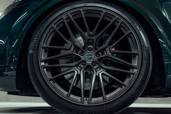 Фото дисков Brixton Forged VL4 Сатиновый темный лак на Audi Q8