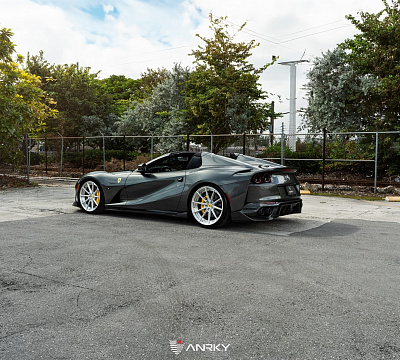 Фото дисков Anrky AN28 на Ferrari 812