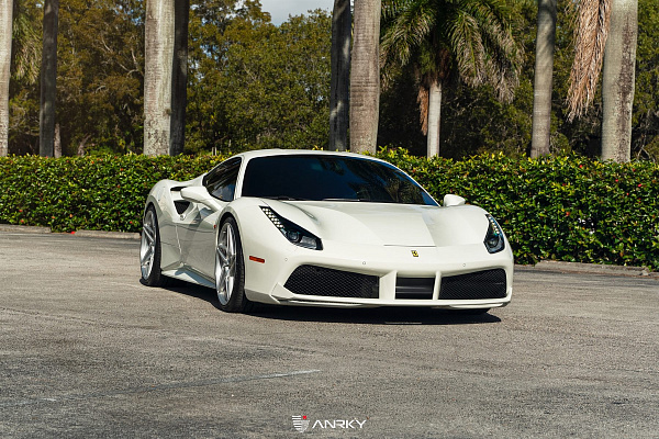 Фото дисков Anrky S1-X3 Глянцевый лак на Ferrari 488