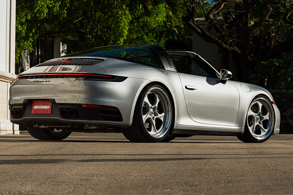 Фото дисков HRE 522 Серебро на Porsche 911 VIII