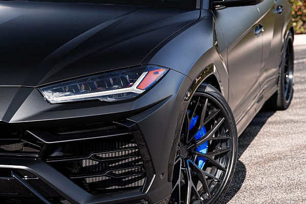 Фото дисков Anrky AN30 Черный сатин на Lamborghini Urus