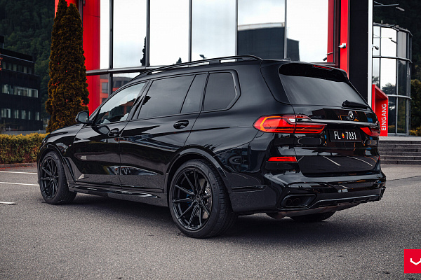 Фото дисков Vossen HF-3 Черный глянец на BMW X7 (G07)