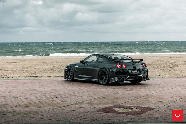 Nissan GT-R
