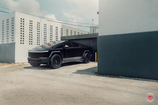 Фото дисков Vossen LC3-11 Черный глянец на Tesla Cybertruck