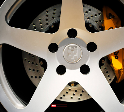 Фото дисков HRE 305M на Porsche 911 IV