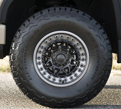 Фото дисков Black Rhino ALPHA на GMC Sierra IV
