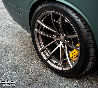 Фото дисков MRR M392 на Dodge Challenger III