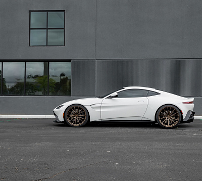 Фото дисков Vossen HF-4T на Aston Martin Vantage 4