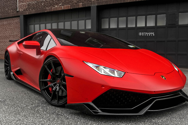 Фото дисков Strasse Wheels SV1 Deep Concave Monoblock Черный глянец на Lamborghini Huracan