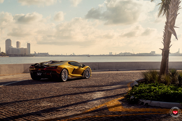 Фото дисков Vossen VPS-2 (3-Piece) Глянцевый лак на Lamborghini Revuelto