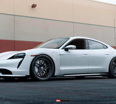 Фото дисков HRE S107SC на Porsche Taycan I