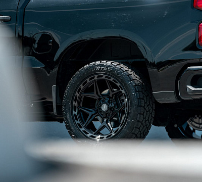 Фото дисков 4PLAY 4P55 на Chevrolet Silverado IV