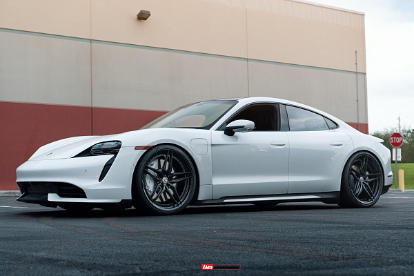 Фото дисков HRE S107SC Черный сатин на Porsche Taycan I