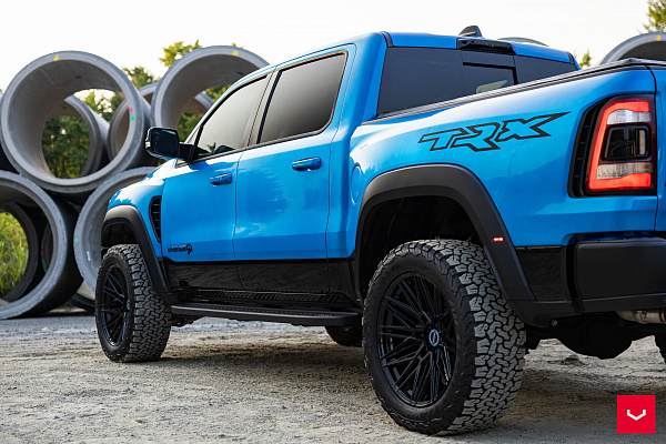 Фото дисков Vossen HF6-5 Черный сатин на Ram 1500 V