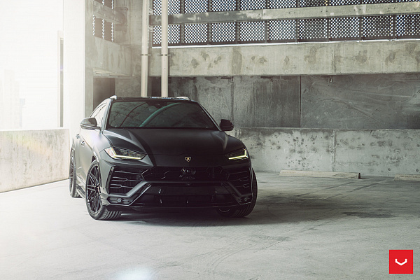 Фото дисков Vossen HF-7 Черный глянец на Lamborghini Urus