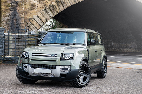 Фото дисков Kahn Mondial Heavy Duty RS Черный матовый на Land Rover Defender II