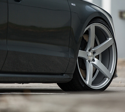 Фото дисков Vossen CV3 на Audi A/S 8 (D4)