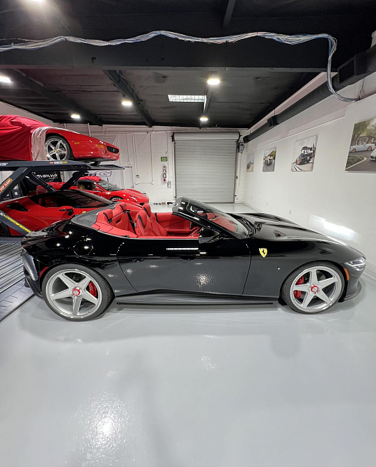 Фото дисков Cinque Глянцевый лак на Ferrari Roma