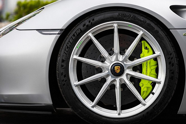 Фото дисков Brixton Forged R11-R Глянцевый лак на Porsche 918 Spyder