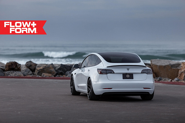 Фото дисков HRE FF01 Черный сатин на Tesla Model 3