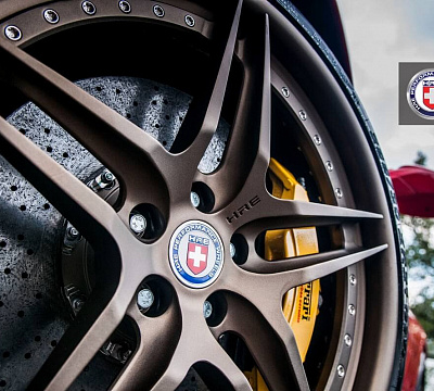 Фото дисков HRE S107 на Ferrari 458