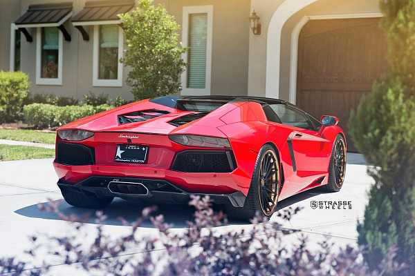 Фото дисков Strasse Wheels SV15T Deep Concave FS Другой цвет на Lamborghini Aventador