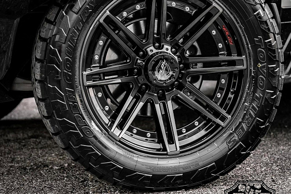 Фото дисков 4PLAY 4P08 Черный глянец на GMC Hummer EV