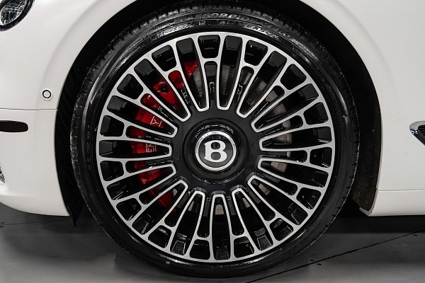 Фото дисков Brixton Forged LX01 Алмазная проточка на Bentley Continental GT III