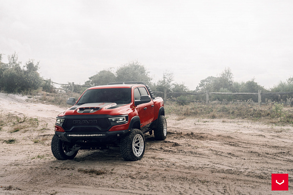 Фото дисков Vossen HFX-1 (6-Lug) Серебро на Ram 1500 V