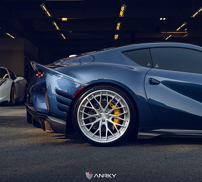 Фото дисков Anrky AN30 на Ferrari 812