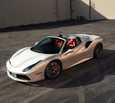 Фото дисков 1886 Wheels XR004 на Ferrari 488