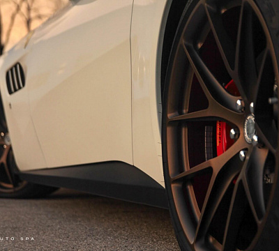 Фото дисков HRE P101 на Ferrari GTC4Lusso