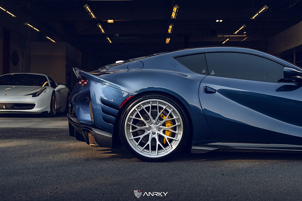 Фото дисков Anrky AN30 Глянцевый лак на Ferrari 812